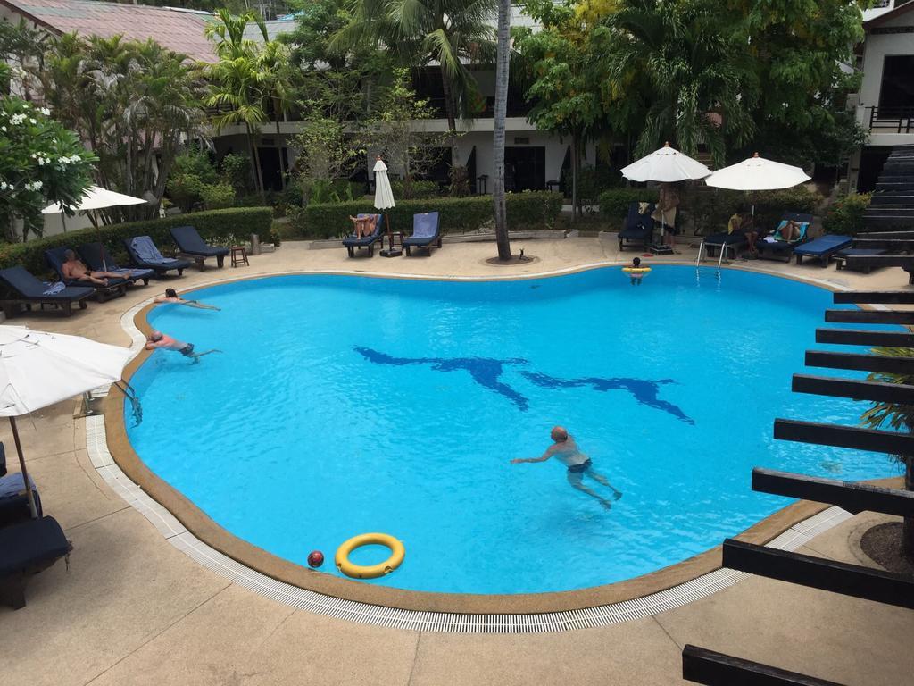 Bamboo Beach Hotel & Spa Patong Bagian luar foto