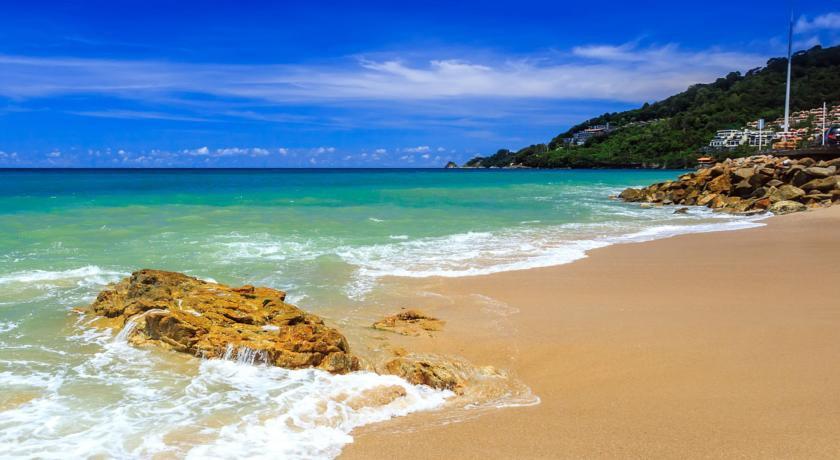 Bamboo Beach Hotel & Spa Patong Bagian luar foto