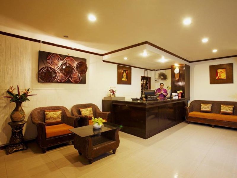 Bamboo Beach Hotel & Spa Patong Bagian luar foto