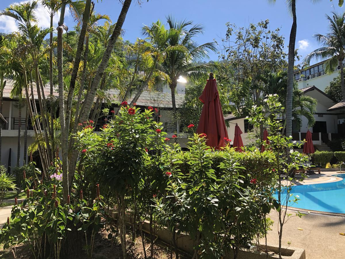 Bamboo Beach Hotel & Spa Patong Bagian luar foto