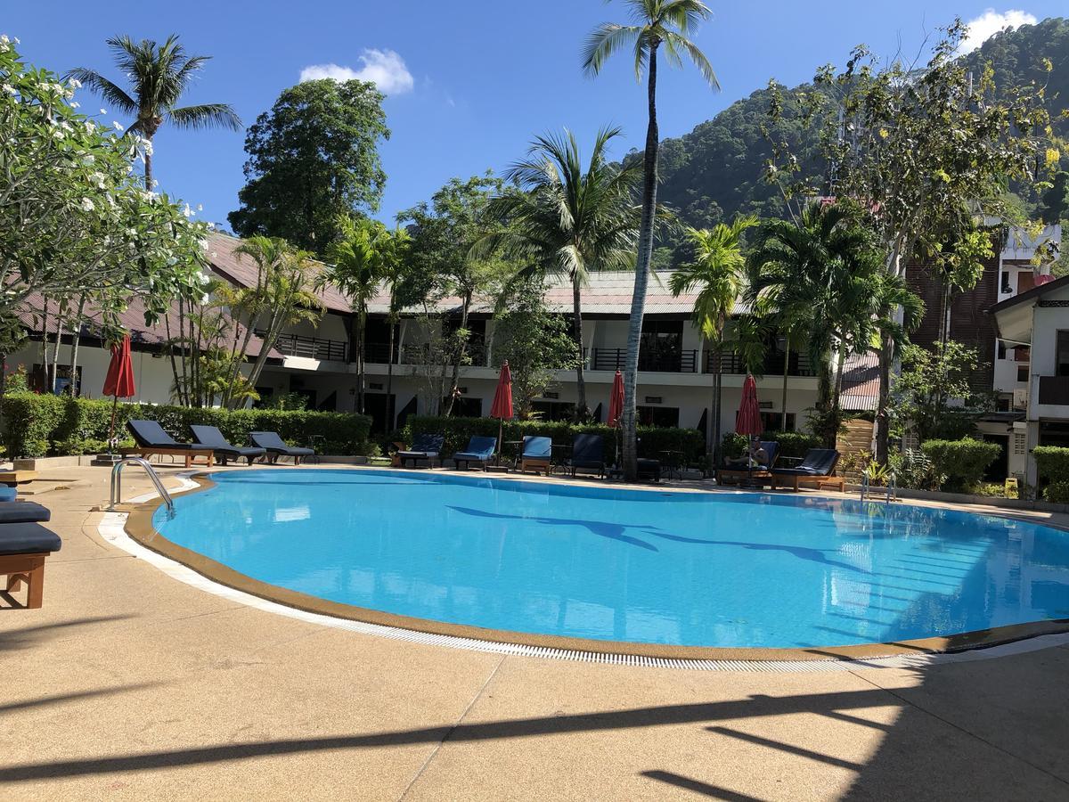 Bamboo Beach Hotel & Spa Patong Bagian luar foto