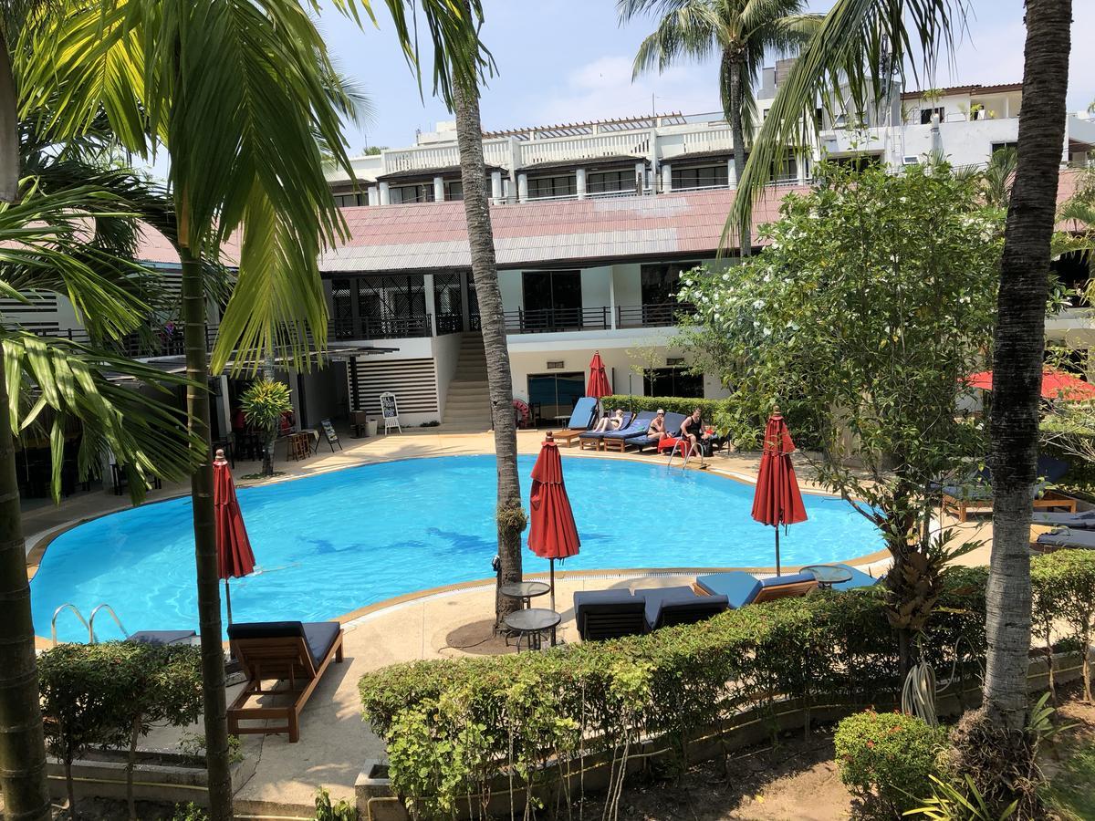 Bamboo Beach Hotel & Spa Patong Bagian luar foto