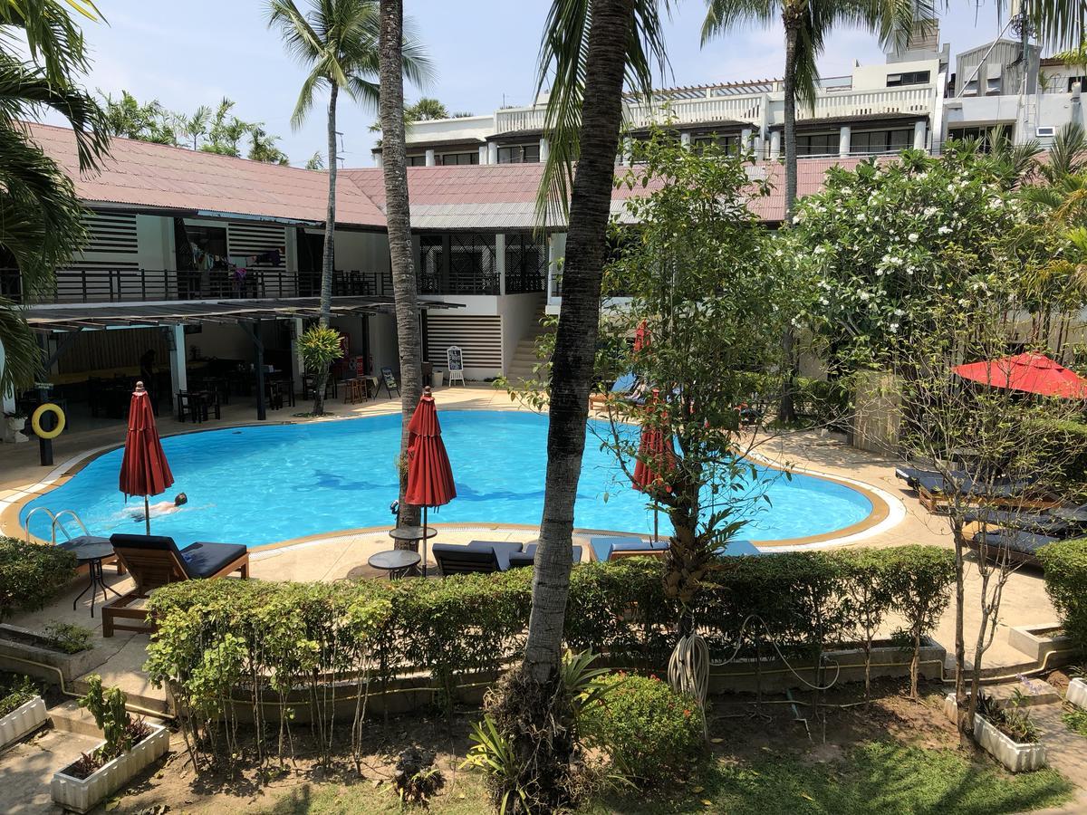 Bamboo Beach Hotel & Spa Patong Bagian luar foto