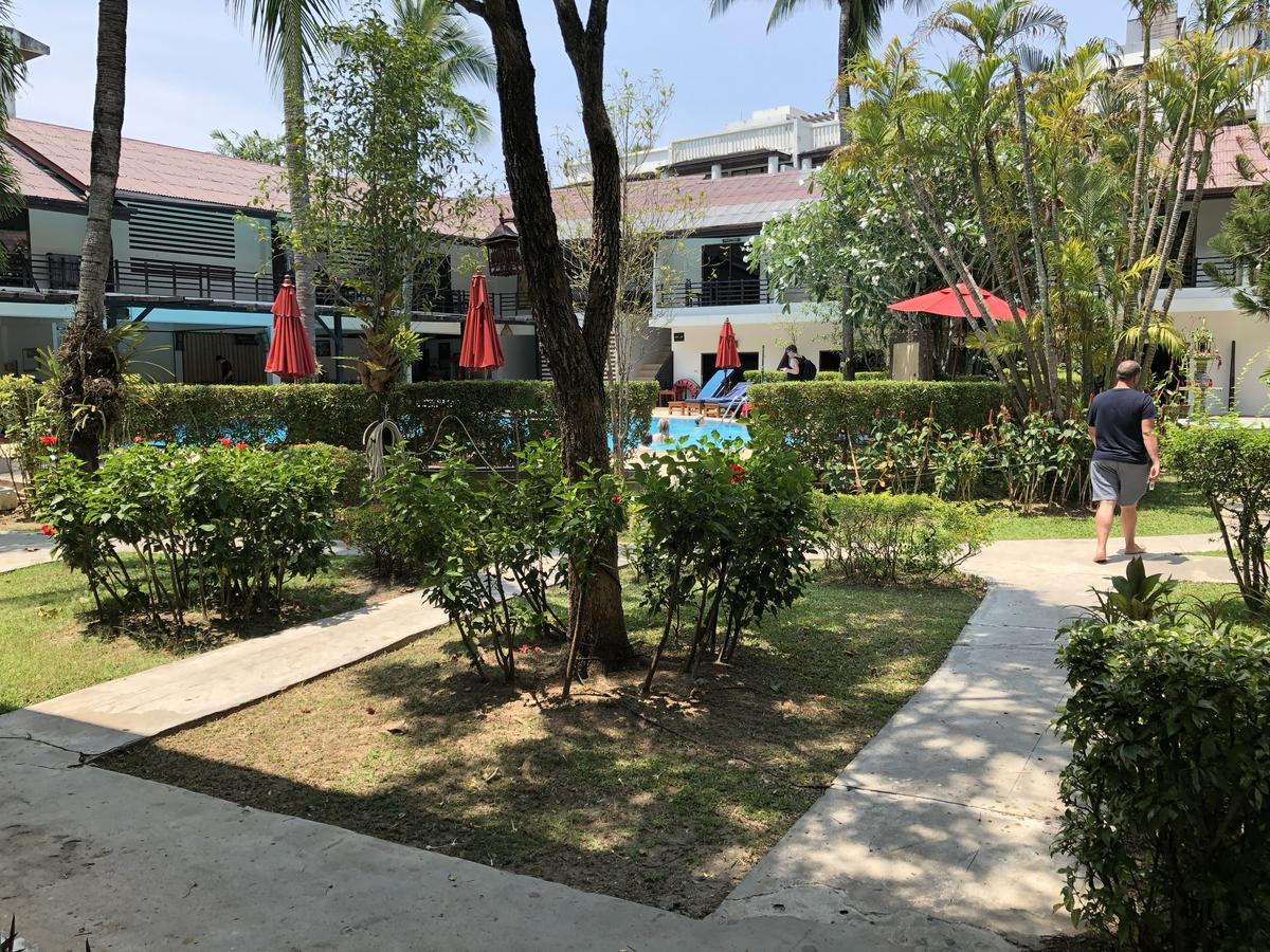 Bamboo Beach Hotel & Spa Patong Bagian luar foto