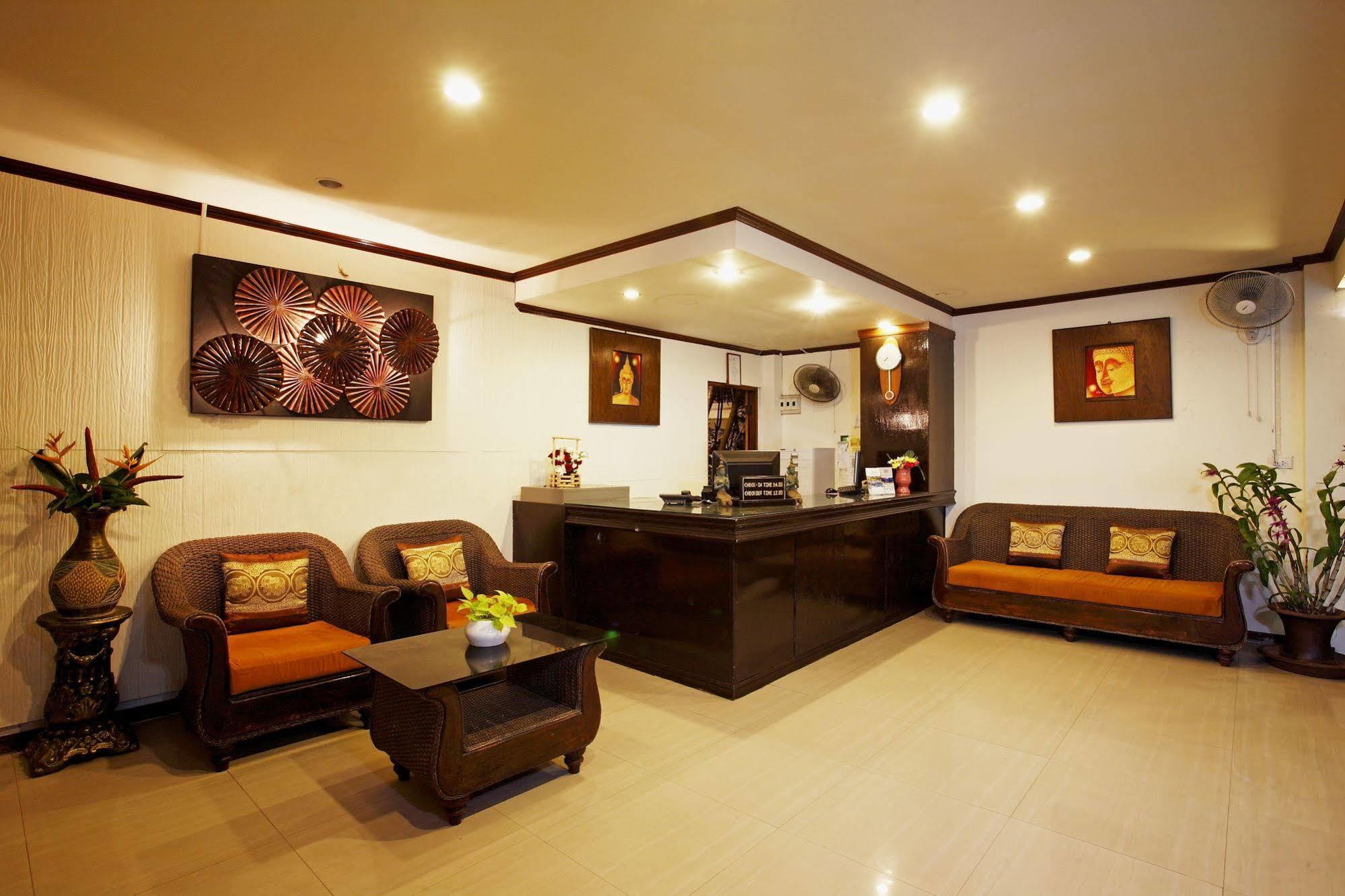Bamboo Beach Hotel & Spa Patong Bagian luar foto