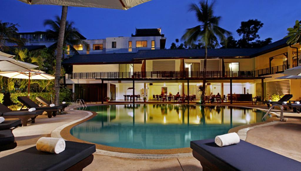 Bamboo Beach Hotel & Spa Patong Bagian luar foto