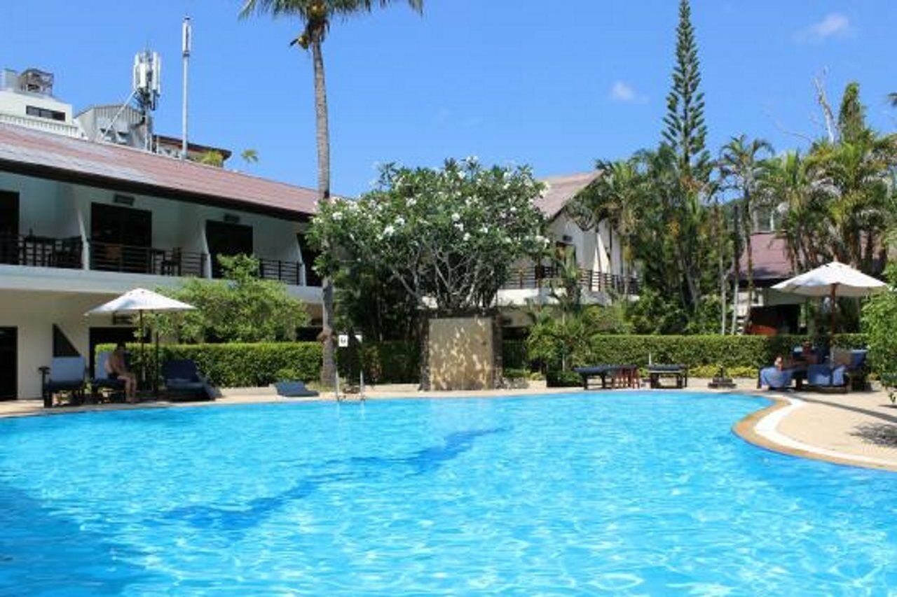 Bamboo Beach Hotel & Spa Patong Bagian luar foto